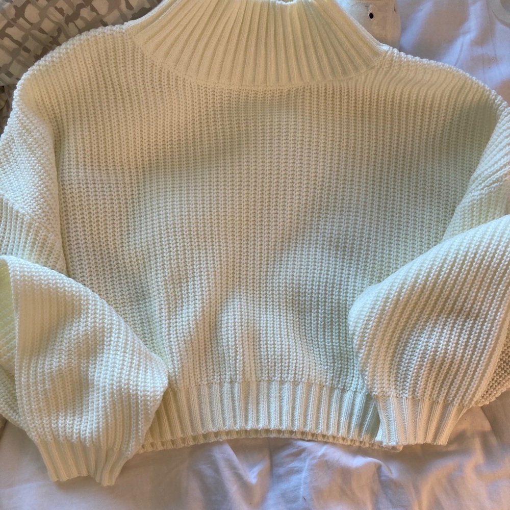 Cropped White Turtle Neck sweater
